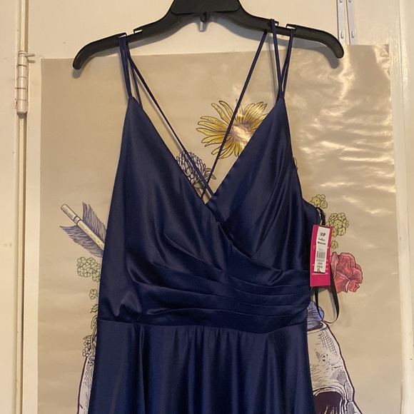 Prom dress - Picture 3 of 5